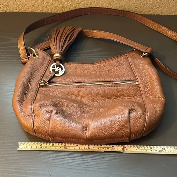 Michael Kors Tan Leather Shoulder Bag with Tassel Adjustable strap - Picture 8 of 9